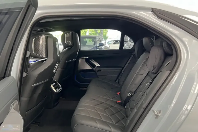 BMW i7 (Seria 7) din 2024 cu 8.800 km - oferta BMW224009 - foto 27