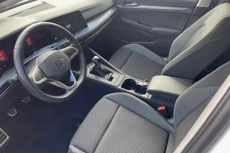 Volkswagen Golf din 2023 cu 11.450 km - oferta VOL224010 - foto 6
