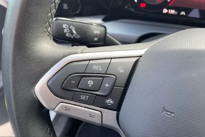 Volkswagen Golf din 2023 cu 11.450 km - oferta VOL224010 - foto 9