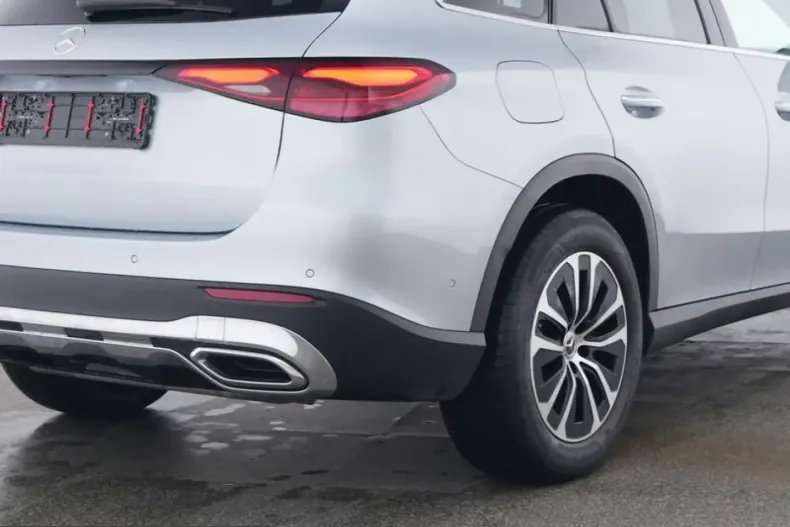 Mercedes-Benz GLC 200 (Clasa GLC) din 2024 cu 7.400 km - oferta MER224018 - foto 5