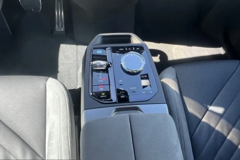 BMW iX din 2025 cu 8.193 km - oferta BMW224020 - foto 13