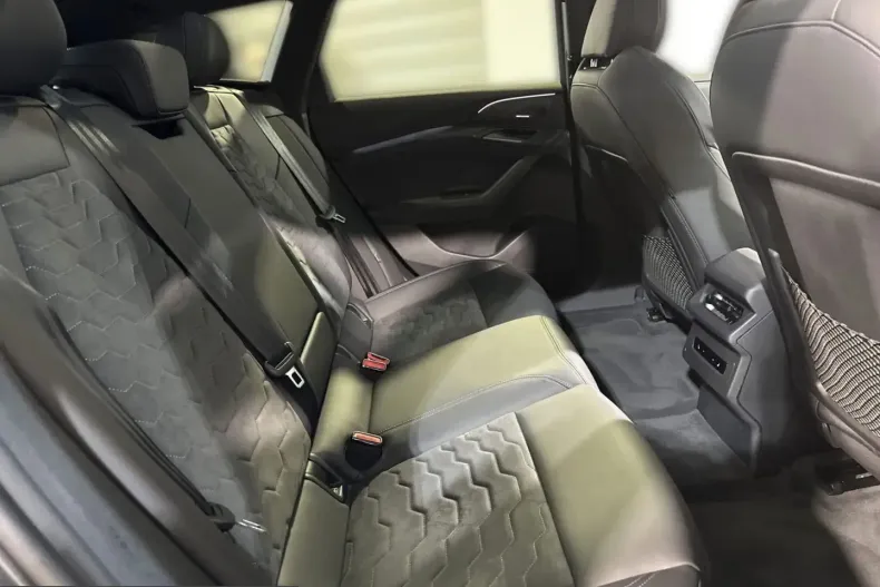 Audi A6 e-tron din 2025 cu 7.200 km - oferta AUD224022 - foto 12