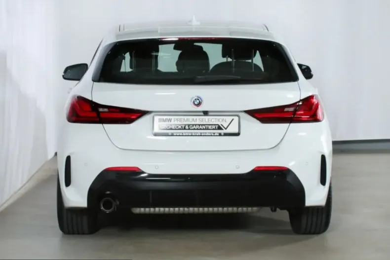 BMW 118i (Seria 1) din 2022 cu 19.443 km - oferta BMW224024 - foto 6