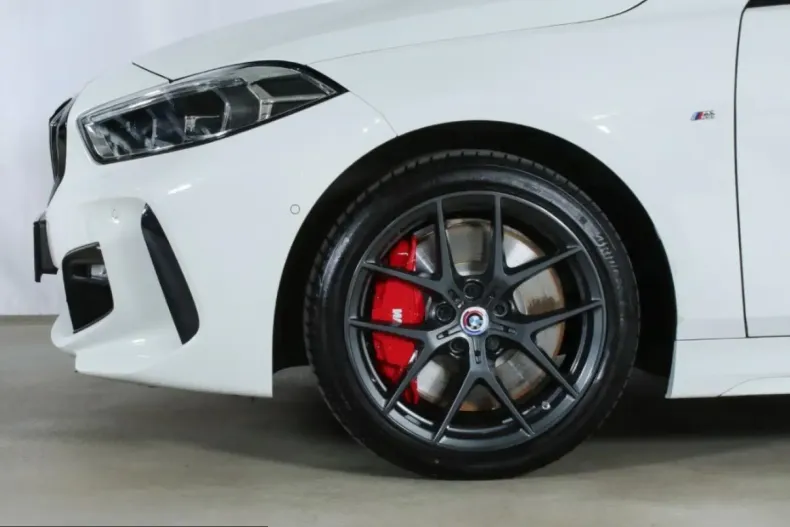BMW 118i (Seria 1) din 2022 cu 19.443 km - oferta BMW224024 - foto 12