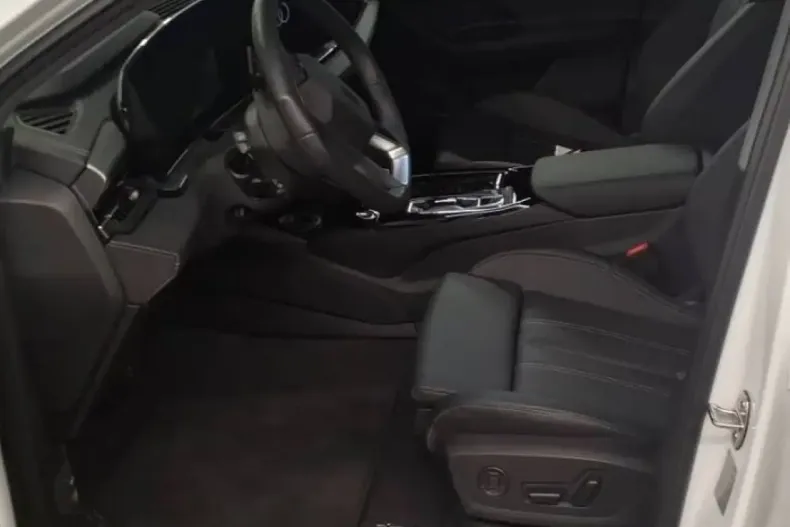 Audi Q6 e-tron din 2025 cu 11.394 km - oferta AUD224027 - foto 3