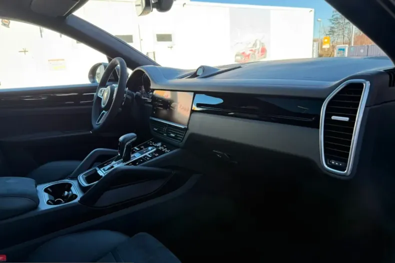 Porsche Cayenne din 2022 cu 21.890 km - oferta POR224036 - foto 25