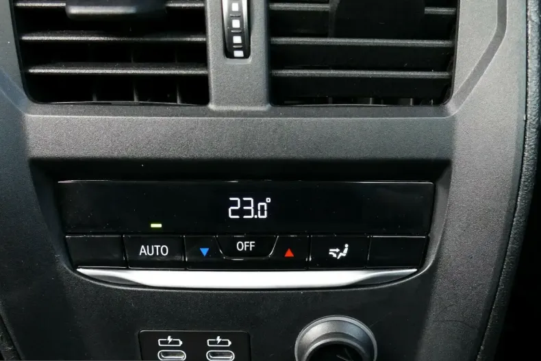 BMW 318i (Seria 3) din 2024 cu 11.500 km - oferta BMW224040 - foto 15