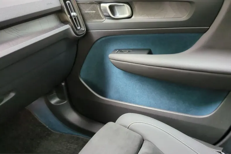 Volvo C40 din 2022 cu 12.100 km - oferta VOL224046 - foto 19