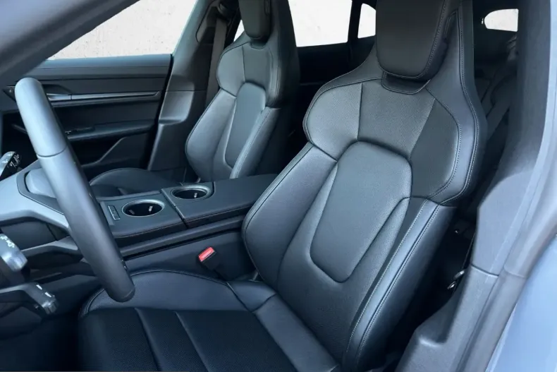 Porsche Taycan din 2025 cu 10.800 km - oferta POR224052 - foto 18