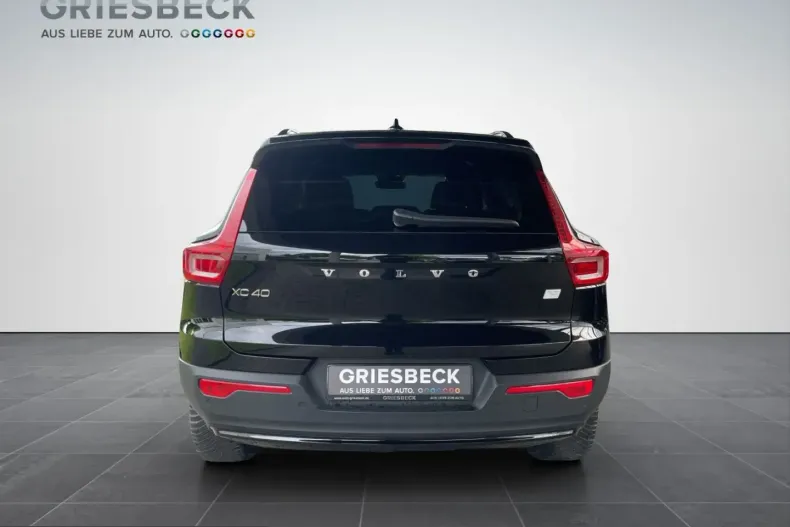 Volvo XC40 din 2023 cu 11.950 km - oferta VOL224055 - foto 4