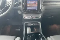 Volvo XC40 din 2023 cu 11.950 km - oferta VOL224055 - foto 9