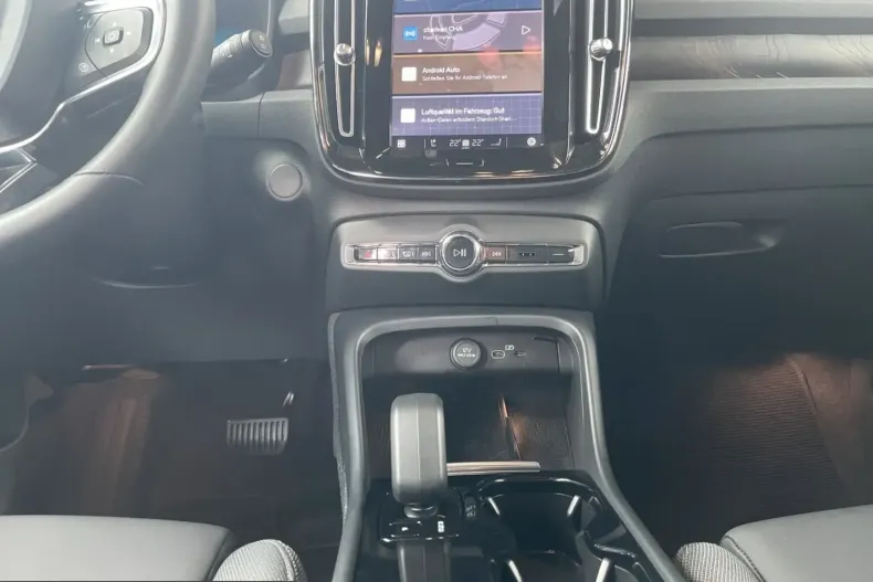 Volvo XC40 din 2023 cu 11.950 km - oferta VOL224055 - foto 9