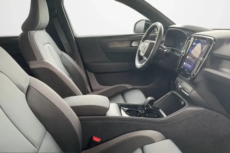 Volvo XC40 din 2023 cu 11.950 km - oferta VOL224055 - foto 12