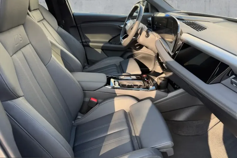 Audi SQ6 e-tron din 2025 cu 13.403 km - oferta AUD224068 - foto 12