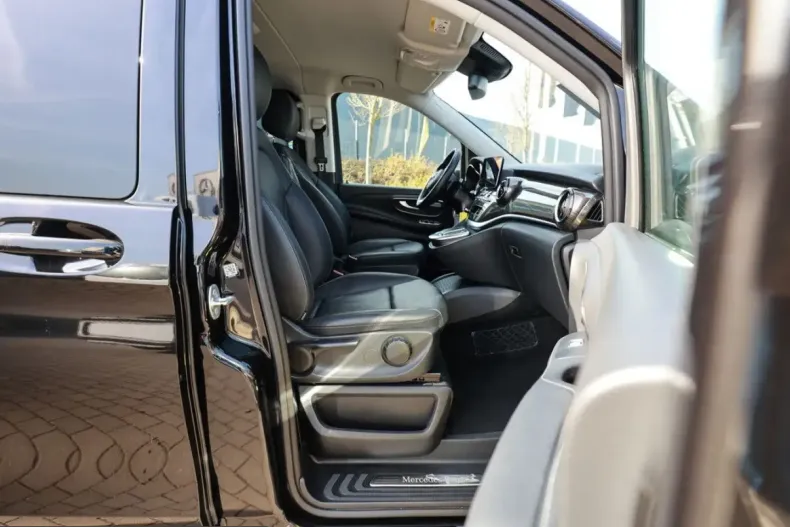 Mercedes-Benz V 300 (Clasa V) din 2024 cu 59.453 km - oferta MER224081 - foto 4