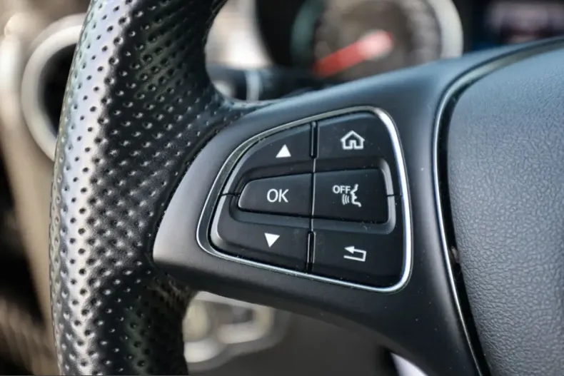 Mercedes-Benz V 300 (Clasa V) din 2024 cu 59.453 km - oferta MER224081 - foto 24