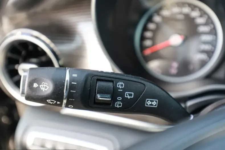 Mercedes-Benz V 300 (Clasa V) din 2024 cu 59.453 km - oferta MER224081 - foto 28