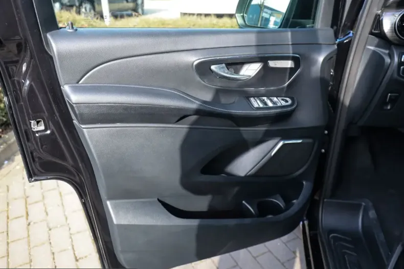 Mercedes-Benz V 300 (Clasa V) din 2024 cu 59.453 km - oferta MER224081 - foto 30