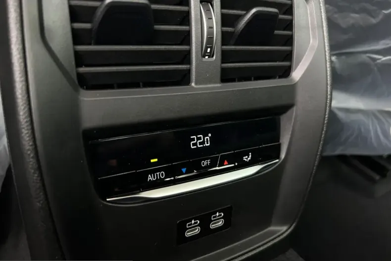 BMW 318d (Seria 3) din 2025 cu 30 km - oferta BMW224086 - foto 35