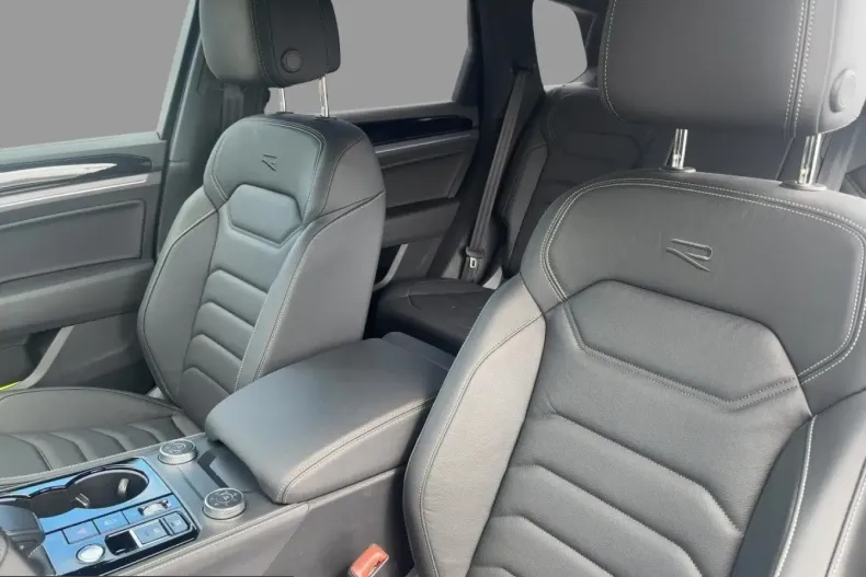 Volkswagen Touareg din 2025 cu 21.616 km - oferta VOL224094 - foto 8