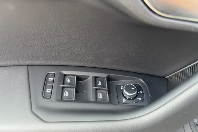 Volkswagen Touareg din 2025 cu 21.616 km - oferta VOL224094 - foto 14