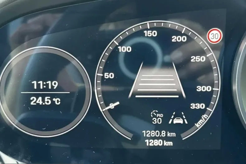 Porsche 992 din 2023 cu 3.500 km - oferta POR224117 - foto 8