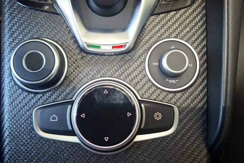 Alfa Romeo Giulia din 2024 cu 48.907 km - oferta ALF224132 - foto 19
