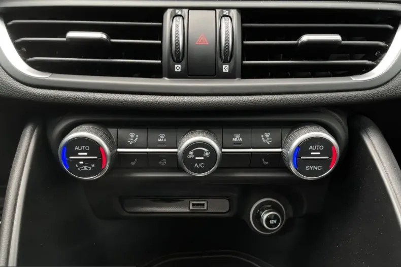 Alfa Romeo Giulia din 2024 cu 26.515 km - oferta ALF224138 - foto 13