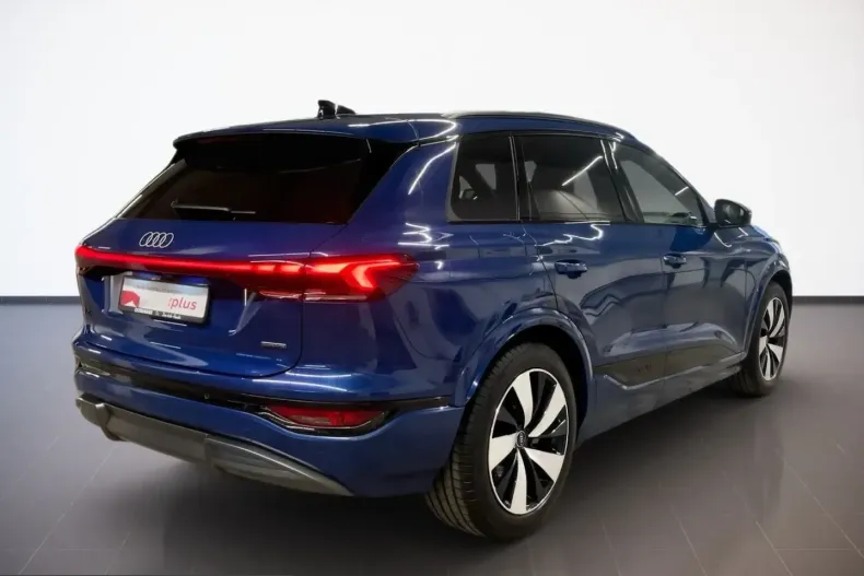 Audi Q6 e-tron din 2024 cu 10.570 km - oferta AUD224147 - foto 3