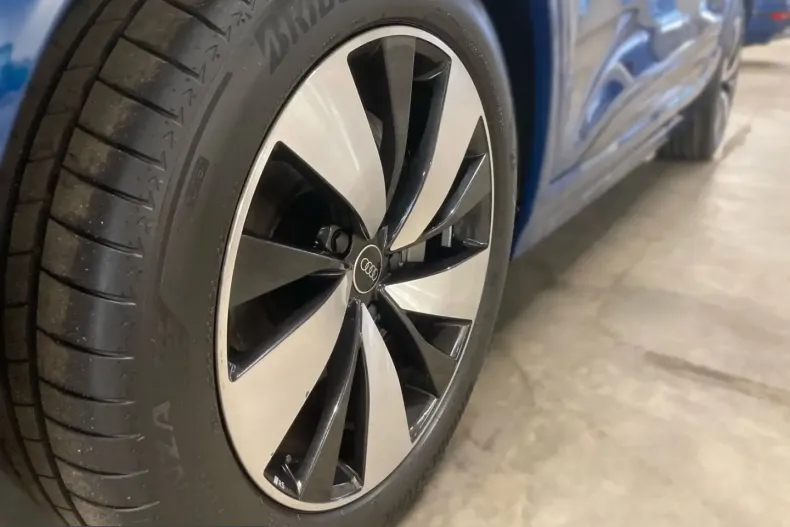Audi Q6 e-tron din 2024 cu 10.570 km - oferta AUD224147 - foto 6