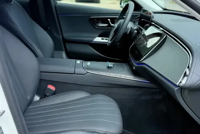 Mercedes-Benz E 220 (Clasa E) din 2024 cu 67 km - oferta MER224152 - foto 19