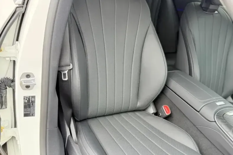 Mercedes-Benz E 220 (Clasa E) din 2024 cu 67 km - oferta MER224152 - foto 20