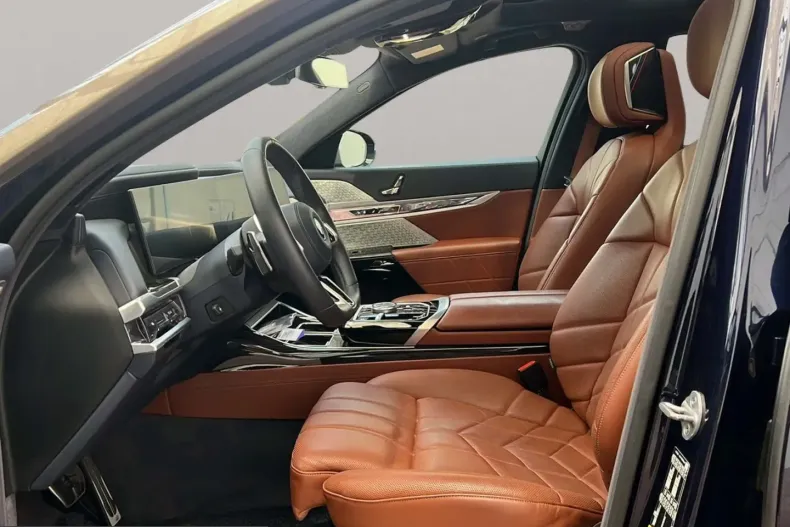 BMW i7 (Seria 7) din 2023 cu 18.908 km - oferta BMW224158 - foto 11