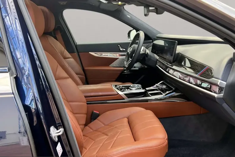 BMW i7 (Seria 7) din 2023 cu 18.908 km - oferta BMW224158 - foto 17