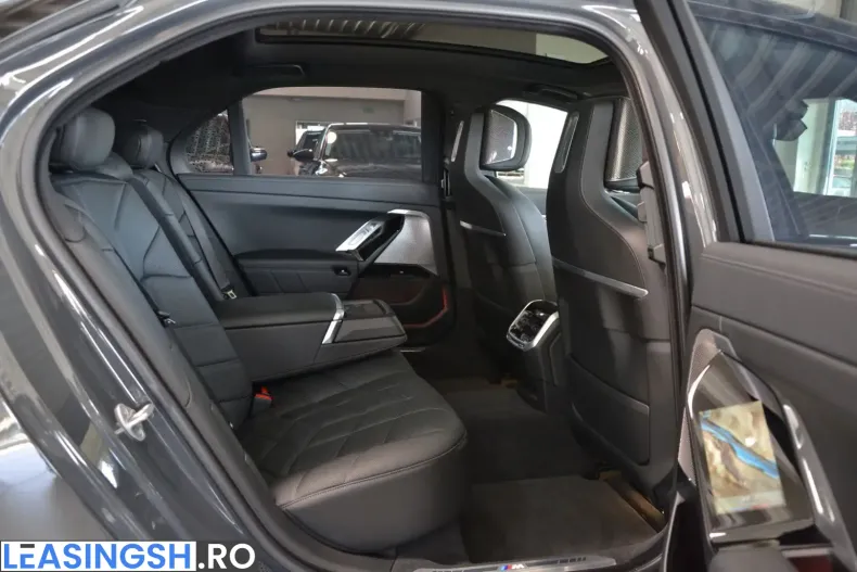 BMW i7 (Seria 7) din 2023 cu 25.109 km - oferta BMW224159 - foto 19