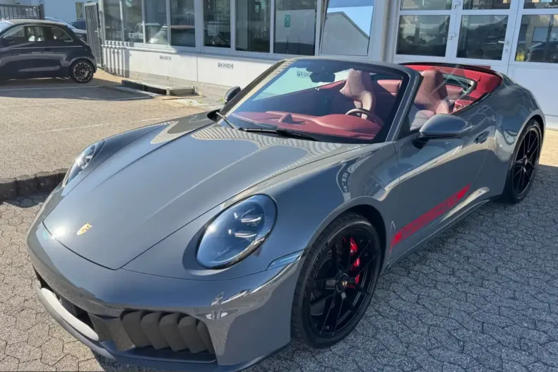 Porsche 911 din 2025 cu 7.900 km - oferta POR224181 - foto 1