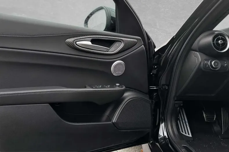 Alfa Romeo Giulia din 2024 cu 1.550 km - oferta ALF224184 - foto 5