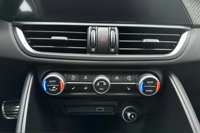Alfa Romeo Giulia din 2024 cu 1.550 km - oferta ALF224184 - foto 12