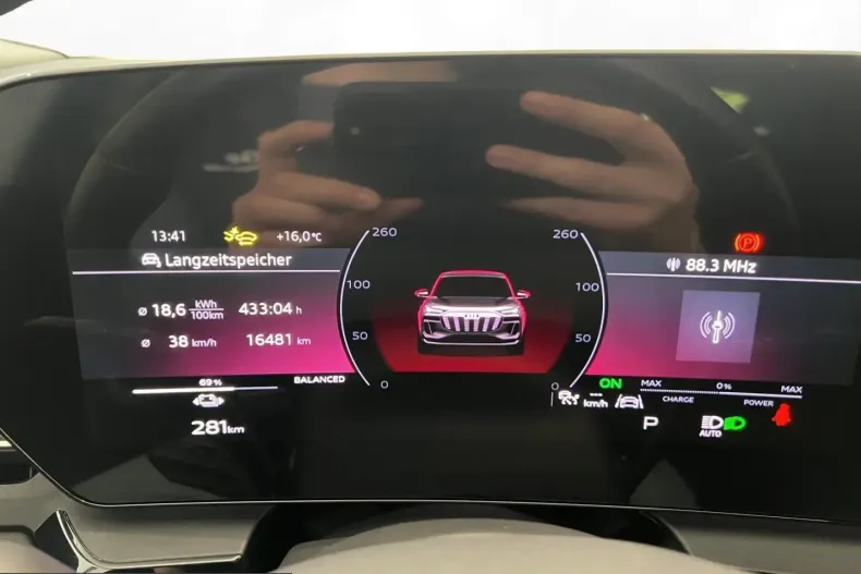 Audi Q6 e-tron din 2025 cu 16.570 km - oferta AUD224189 - foto 7