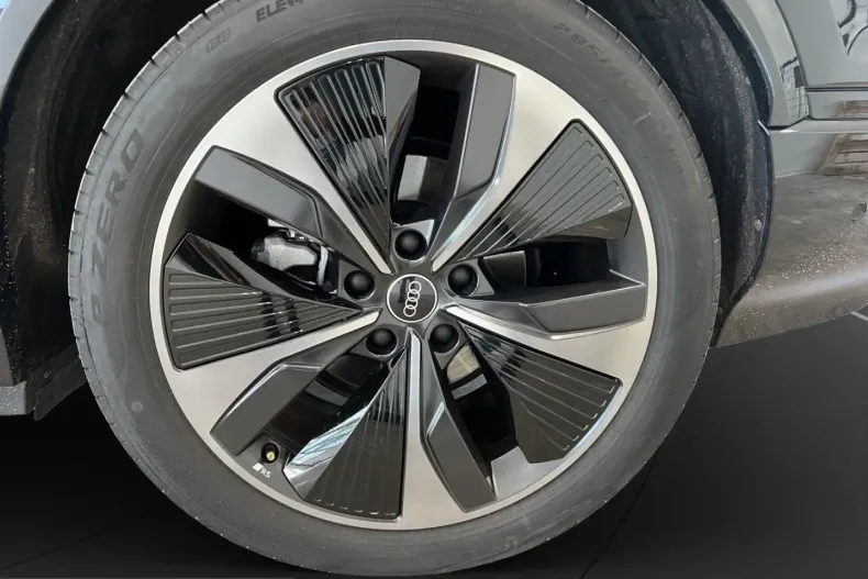 Audi Q6 e-tron din 2025 cu 16.570 km - oferta AUD224189 - foto 11