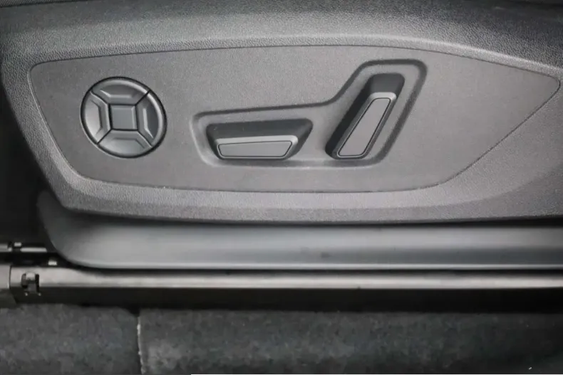 Audi Q6 e-tron din 2024 cu 7.614 km - oferta AUD224193 - foto 20