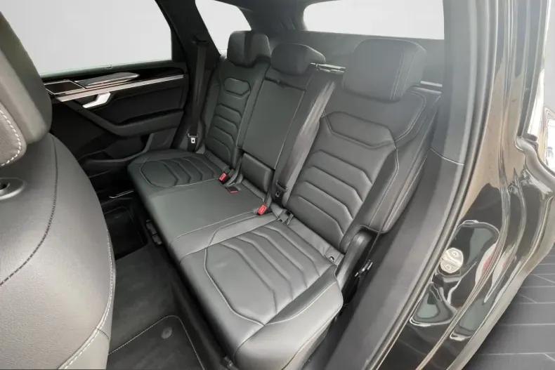 Volkswagen Touareg din 2023 cu 48.729 km - oferta VOL224223 - foto 14