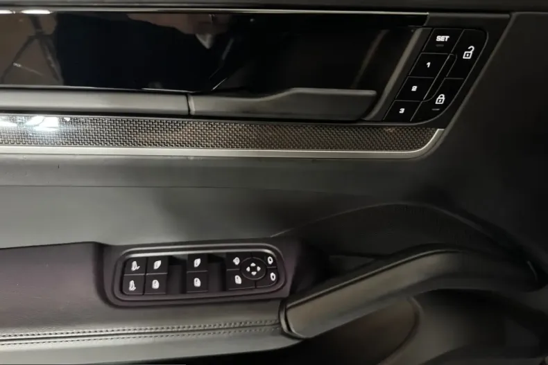 Porsche Cayenne din 2024 cu 10.000 km - oferta POR224226 - foto 38