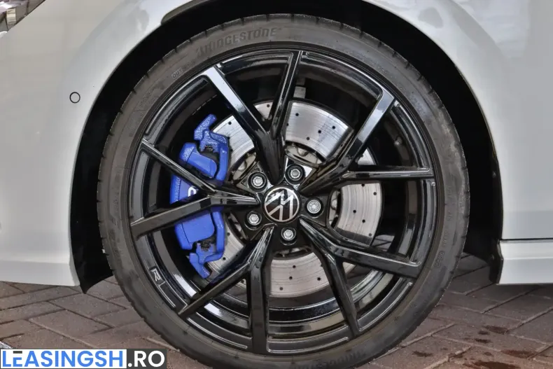 Volkswagen Golf din 2023 cu 34.647 km - oferta VOL224227 - foto 9