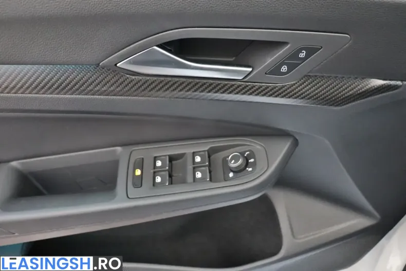 Volkswagen Golf din 2023 cu 34.647 km - oferta VOL224227 - foto 12