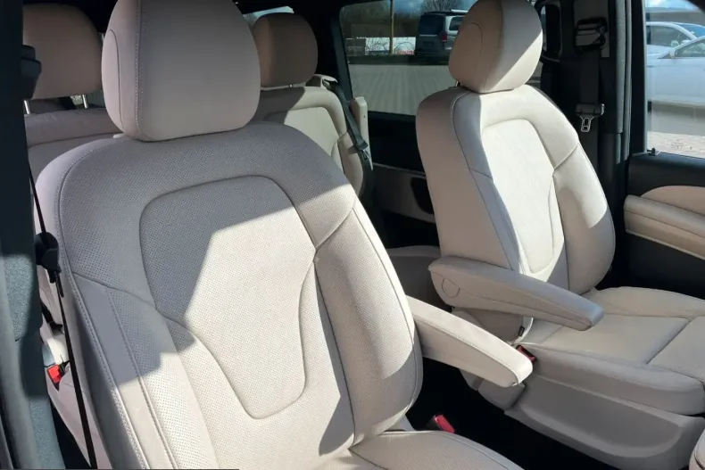 Mercedes-Benz V 300 (Clasa V) din 2024 cu 35.200 km - oferta MER224231 - foto 7