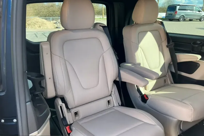 Mercedes-Benz V 300 (Clasa V) din 2024 cu 35.200 km - oferta MER224231 - foto 9