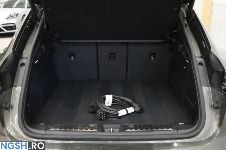Porsche Macan din 2024 cu 5.550 km - oferta POR224232 - foto 24