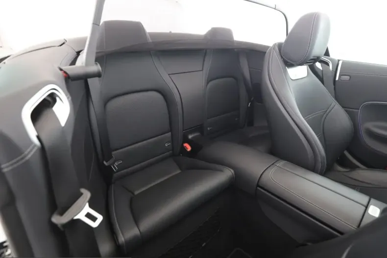 Mercedes-Benz SL 63 AMG (Clasa SL) din 2023 cu 7.900 km - oferta MER224235 - foto 18