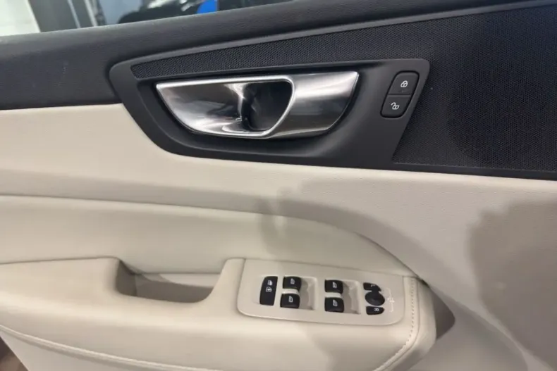 Volvo XC60 din 2024 cu 15.934 km - oferta VOL224241 - foto 14